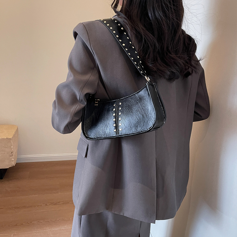 Y2K Purse Classic Retro Trendy Crossbody Bag with Zipper Closure Fashion Handbag PU Leather Underarm Bag for Women and Girls
