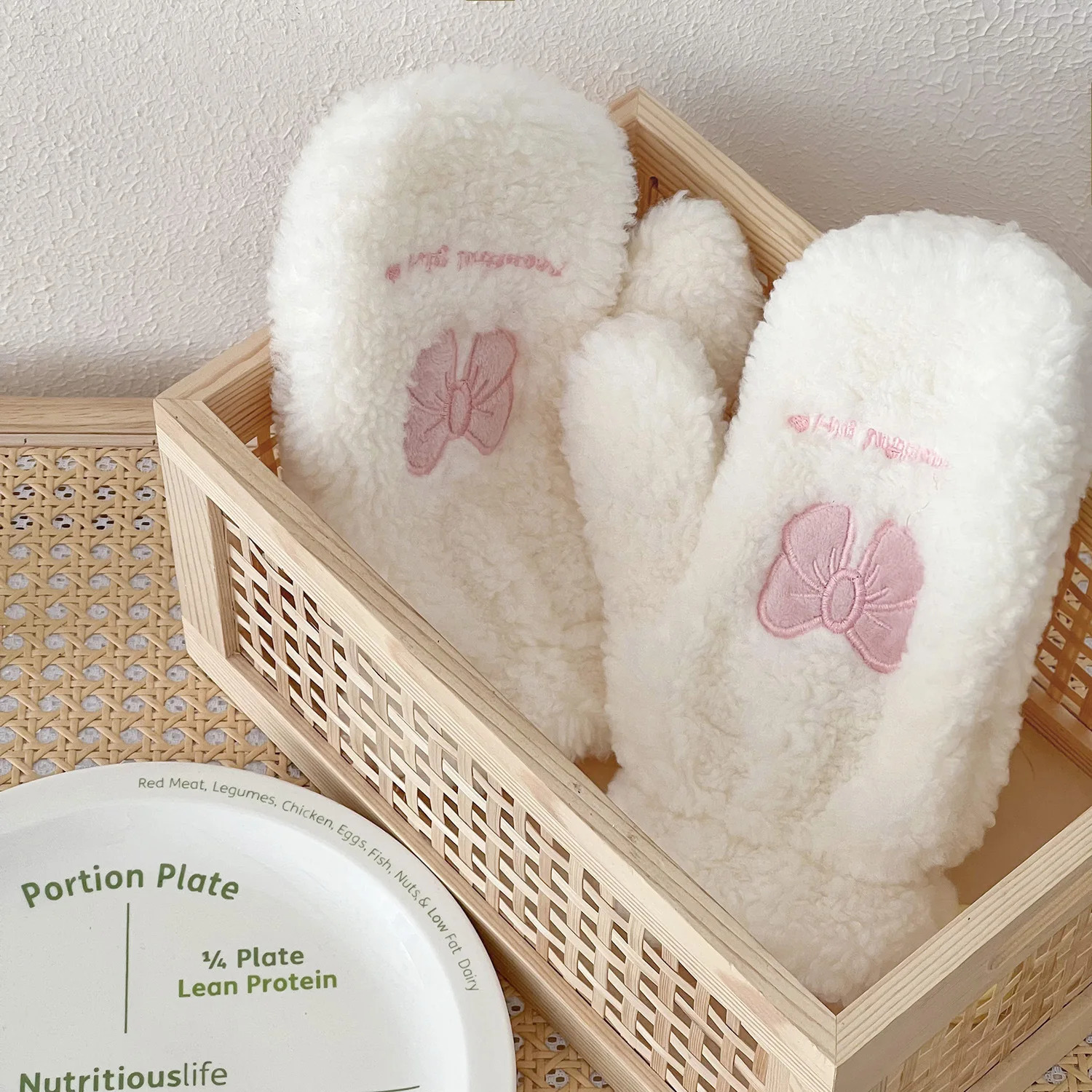 Ladies winter gloves Korean pink butterfly cotton gloves warm and windproof embroidered gloves 241107