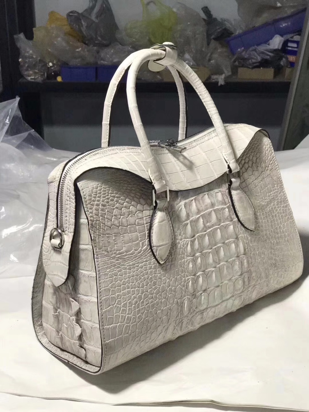 100% genuine crocodile leather skin women handbag cross body bag, alligator skin women shouder bag white color Himalayai white