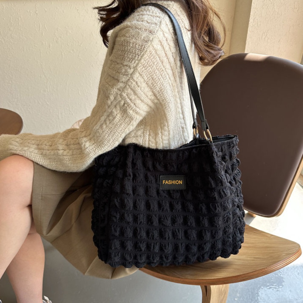 Trendy Plaid Quilted Shoulder Bag Pleated Bubbles Totes Bag Underarm Bag Large Capacity Commuting Bag Handbag