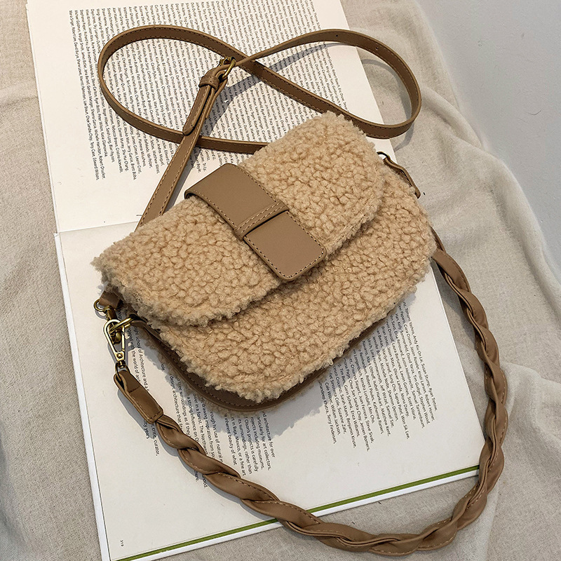 Free Shipping 2023 Winter Shoulder Messenger Weave Strap Saddle Armpit New High-quality Plush Fur Bag Women's Handbag Designer Designer Bag Luxur