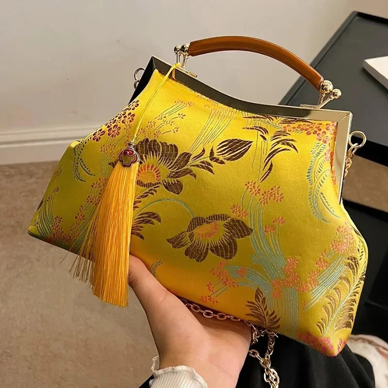 Womens retro lock shell clip flower fringe cross body bag er chain shoulder bag beige gold pink handbag and wallet 241107