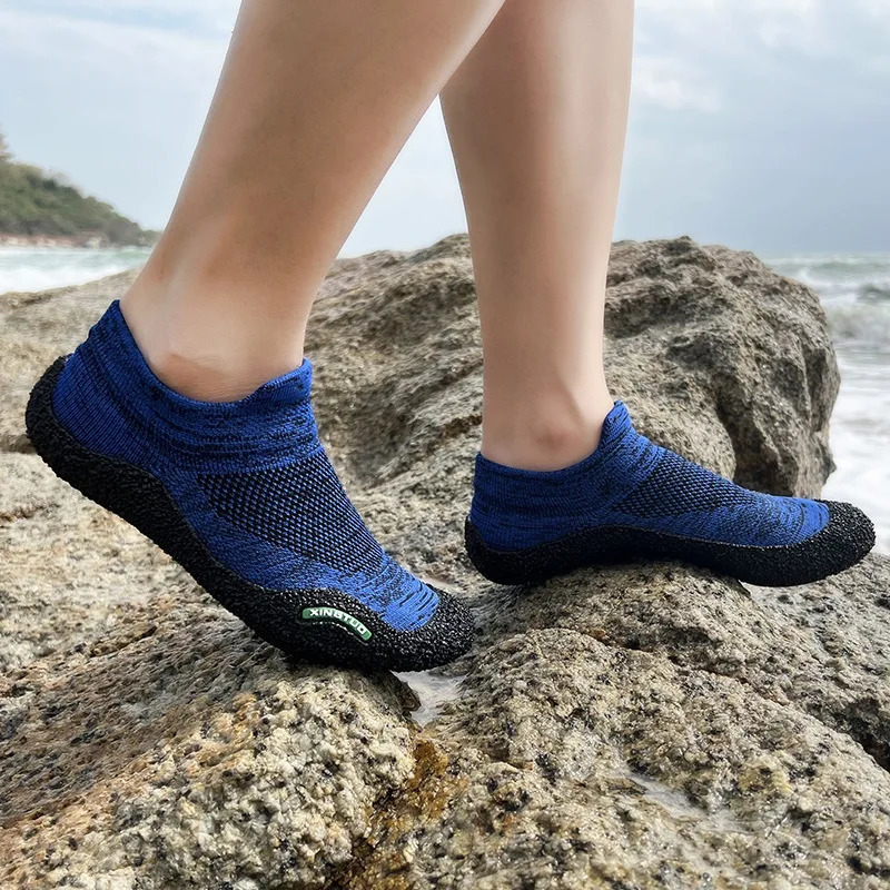 Ultralight anti slip rubber beach shoes for mens outdoor swimming and fishing upstream wading shoes indoor fitness and yoga shoes 241106