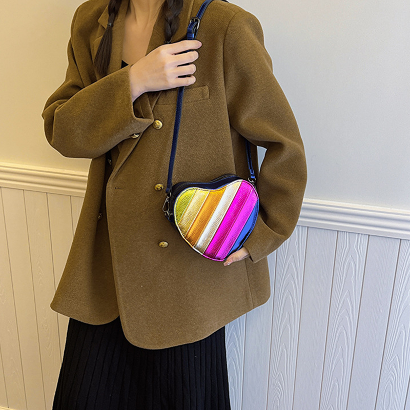 Cute heart contrast color bag for women 2024 new fashion trendy chain crossbody bag personalized shoulder bag Color design Bag
