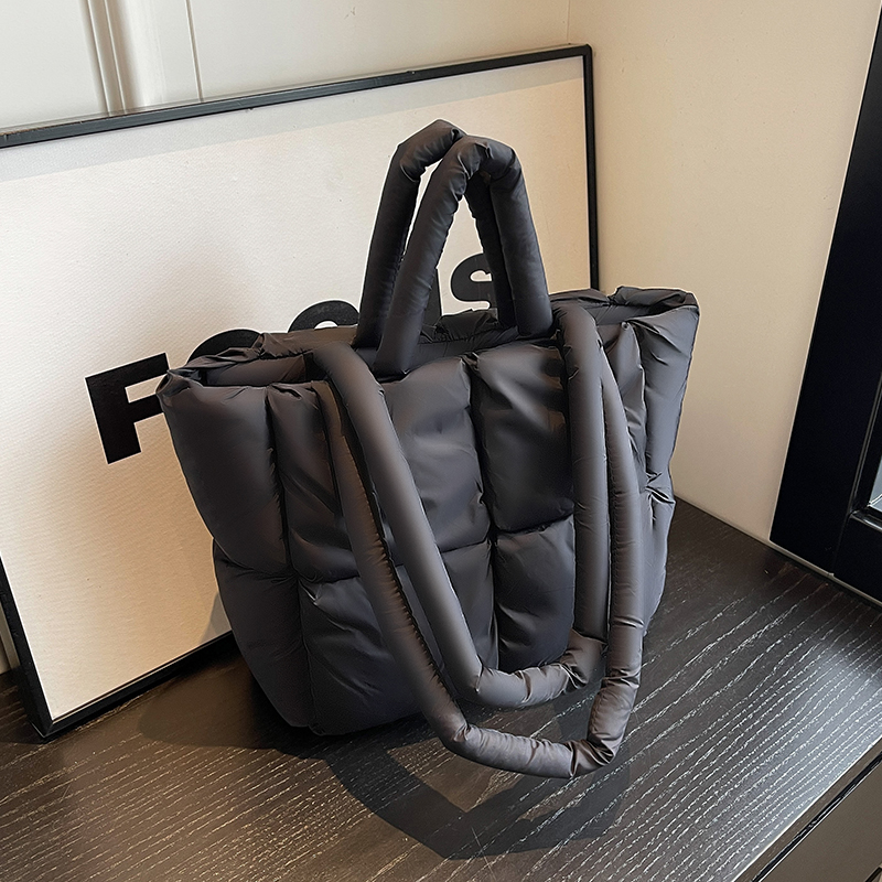 Cloth Padded Shoulder Bag for Women 2023 Winter Fashion Designer Soft Trends Handbags Women's Tote Bag and Purses