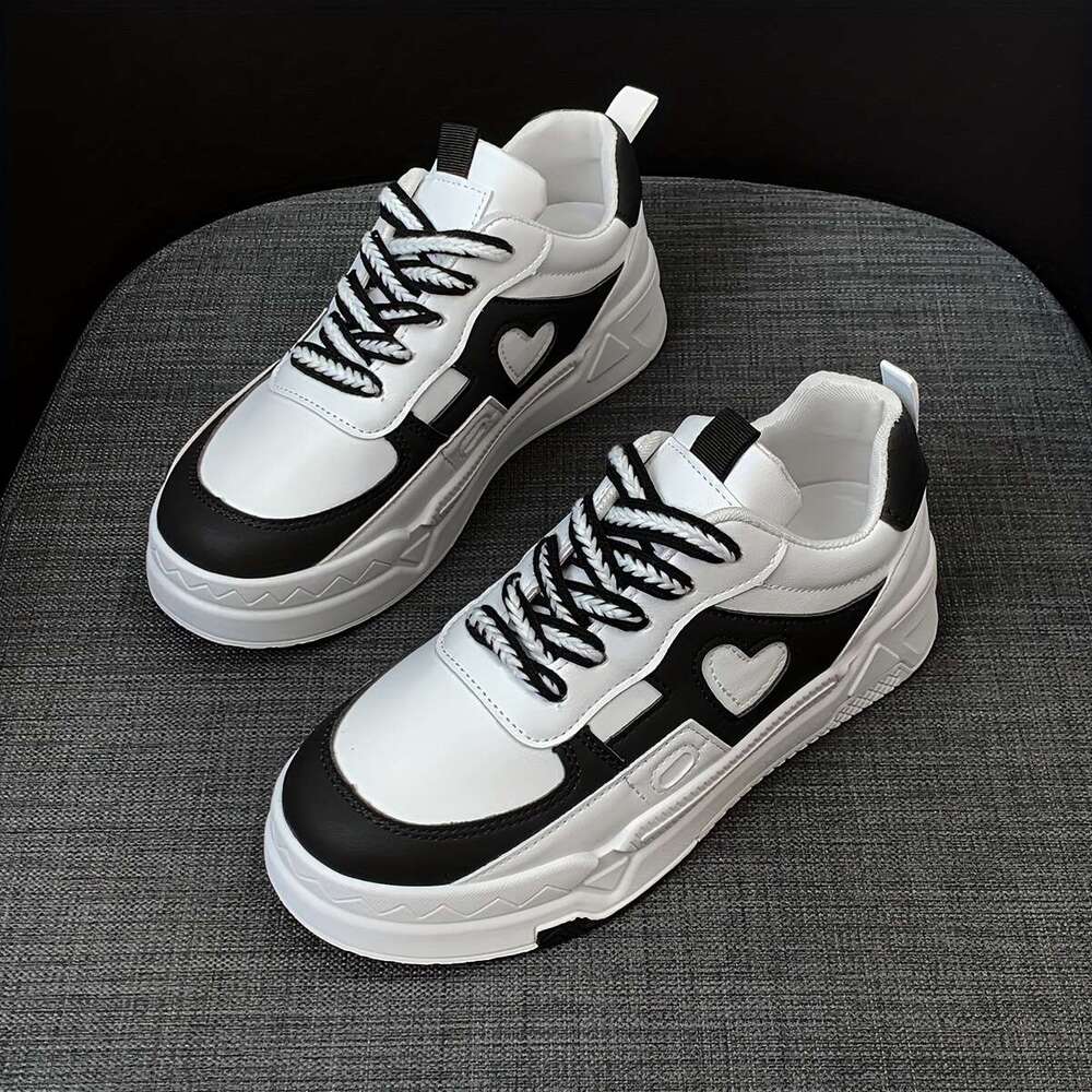 Women's thick soled color blocked fashionable love pattern low cut skateboard shoes, casual walking sports shoes .