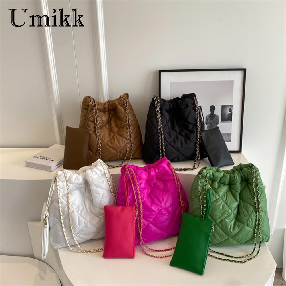 Women Shoulder Bag Fashionalbe Nylon Handbag Quilted Crossbody Bag Embroidery Thread Simple Female Commuter Handbag Shopper Bag