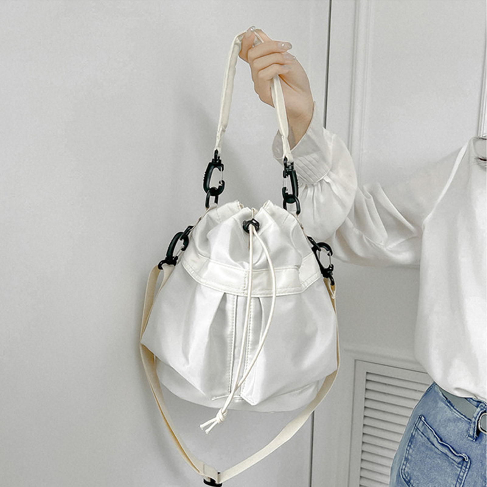 Fashion Women Handbags Waterproof Nylon Shoulder Bags Large Capacity Crossbody Bags for Women Portable Drawstring Bucket Bag