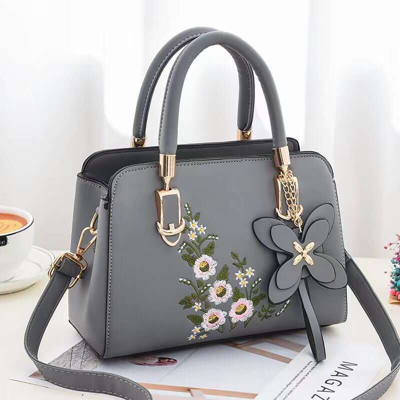 Flower Chinese style handbags, high-quality shoulder bags, generous and dignified, hot selling women's bags