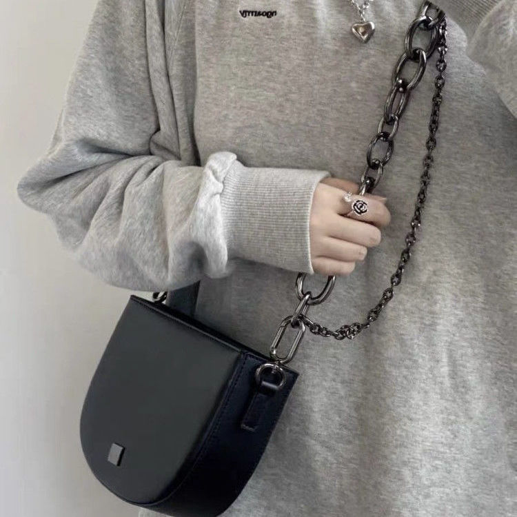 Women Bag PU Chains Black Fashion Shoulder Bag Pures and Bags Crossbody Girls Bag Office Lady Women Bags Euro-America Style