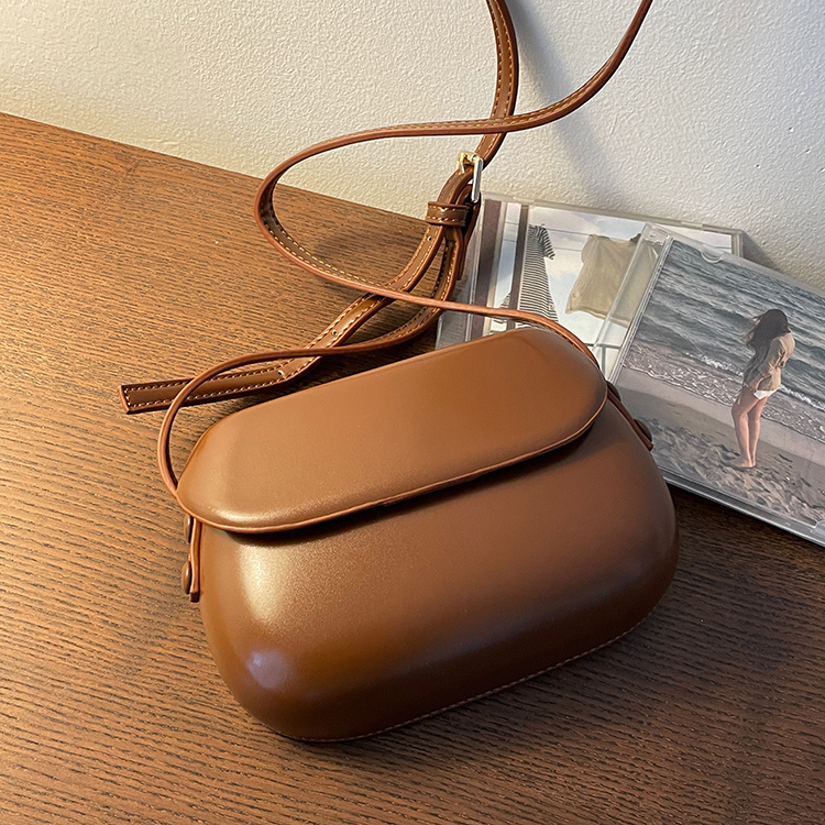 2021 summer new Korean retro red saddle bag crossbody small bag women's mobile phone bag