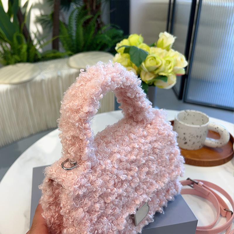 Designer Tech Fleece Fur Handbags Womens Purses Small Size Banquet Clutch Elegant High Quality Crossbody Bag free shipping
