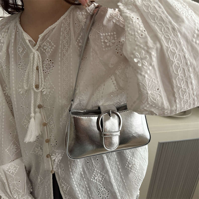 Advanced and stylish, niche silver handbag for women 2024 new summer versatile single shoulder underarm bag, crossbody small square bag