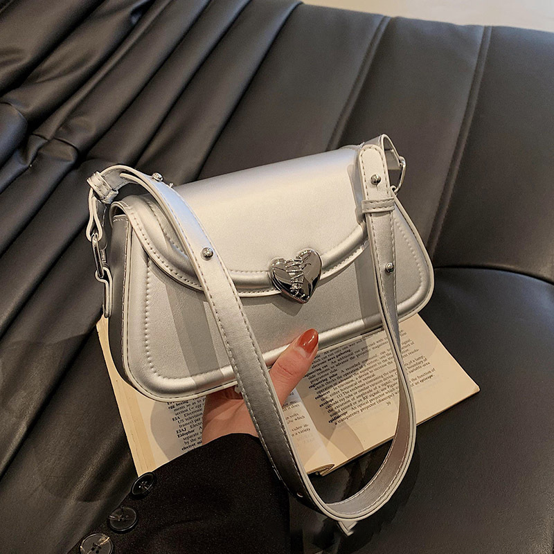 Metal Loving Heart Buckle Shoulder Bag For Women Fashion Handbags Silver Color French Small Purse Designer Underarm Phone Bag