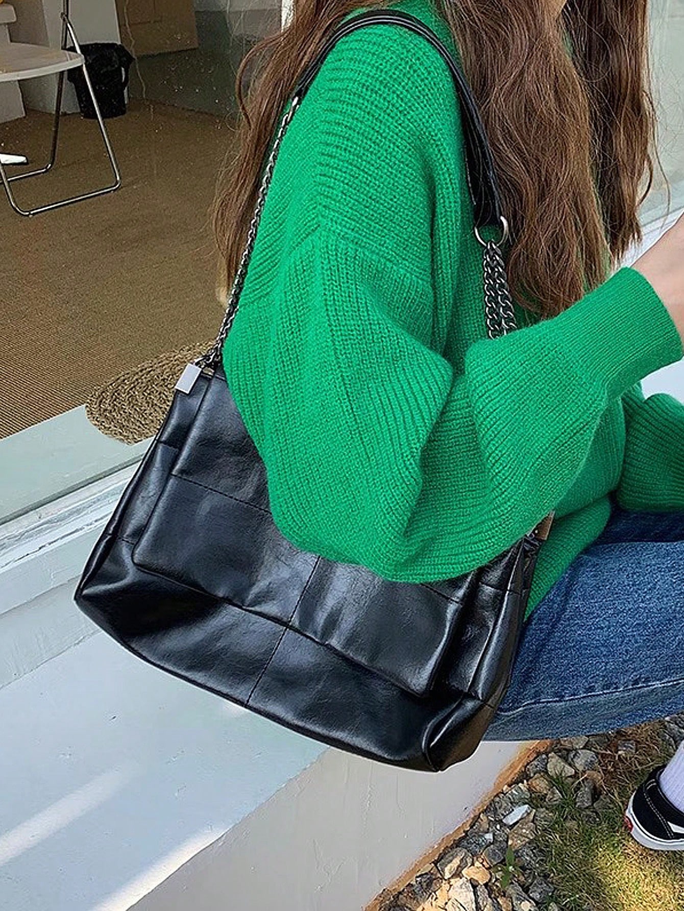 Large capacity commuting bag 2024 new spring/summer women's chain tote bag, high-end and fashionable single shoulder underarm ba