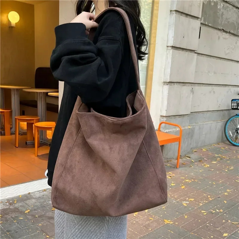 Large capacity artificial suede shoulder bag simple solid Versatile womens commuting bag casual fashion high-quality handbag 241106