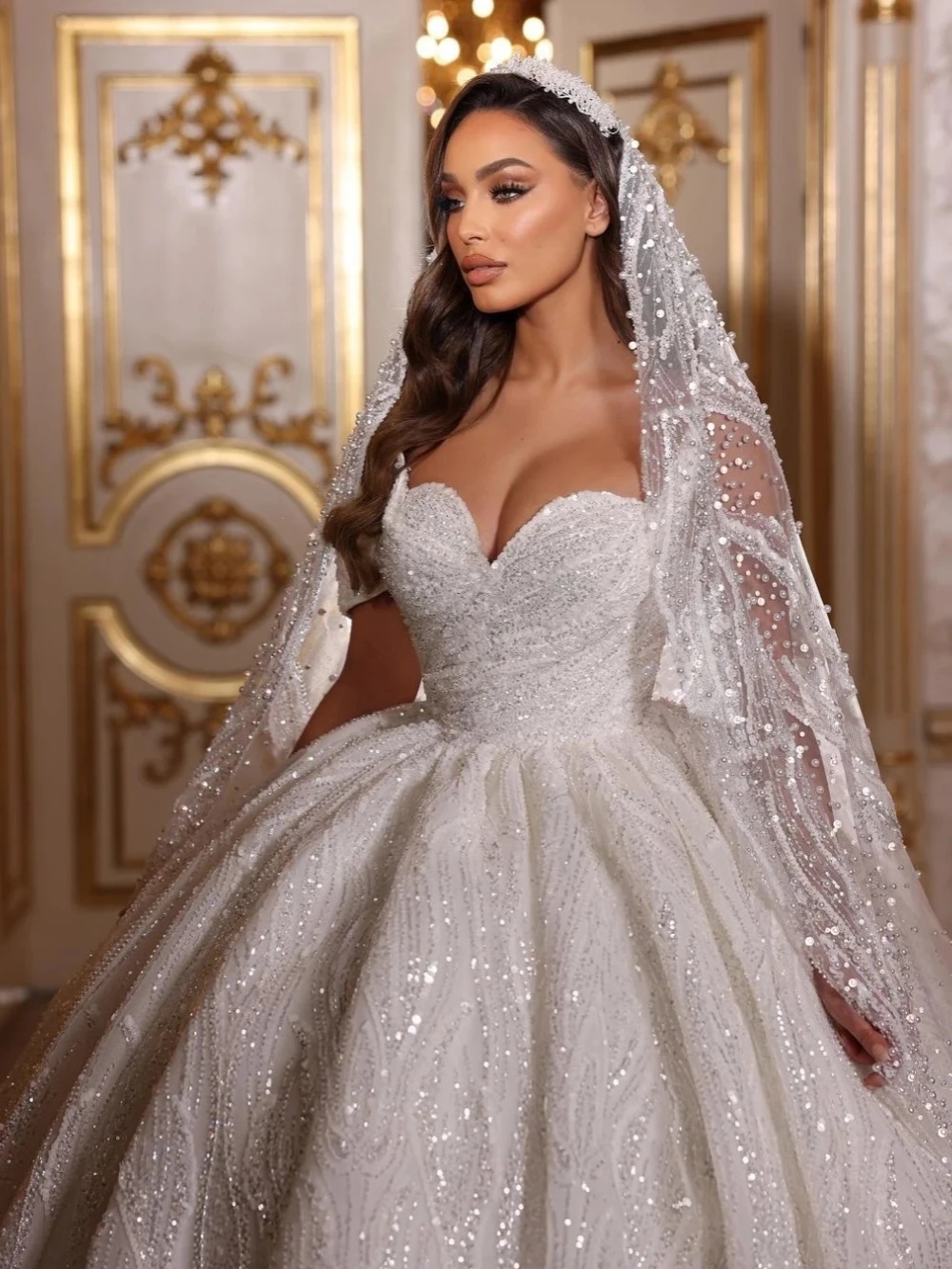 Exquisite Pearls Ball Gown With Veil Sequins Beaded Sweetheart Neck Wedding Dress Customized Lace Sweep Train Bridal Dresses