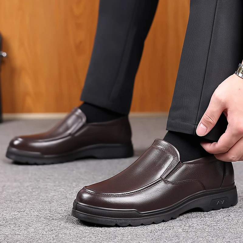 Handmade Genuine Leather Shoes for men Casual Soft Rubber Loafers Business dress Shoes Casual Plus Velvet Spring Autumn 241106
