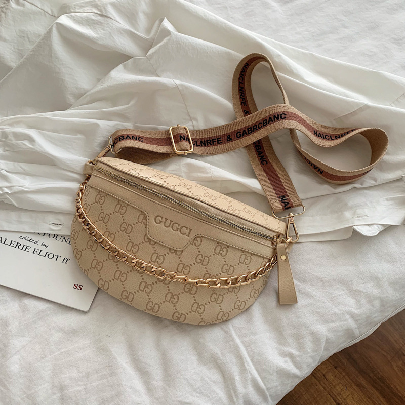 Retro Casual Shoulder Crossbody Women's Bag Large Capacity Korean Fashion Waist Bag Comfortable Wide Shoulder Strap Letter Print