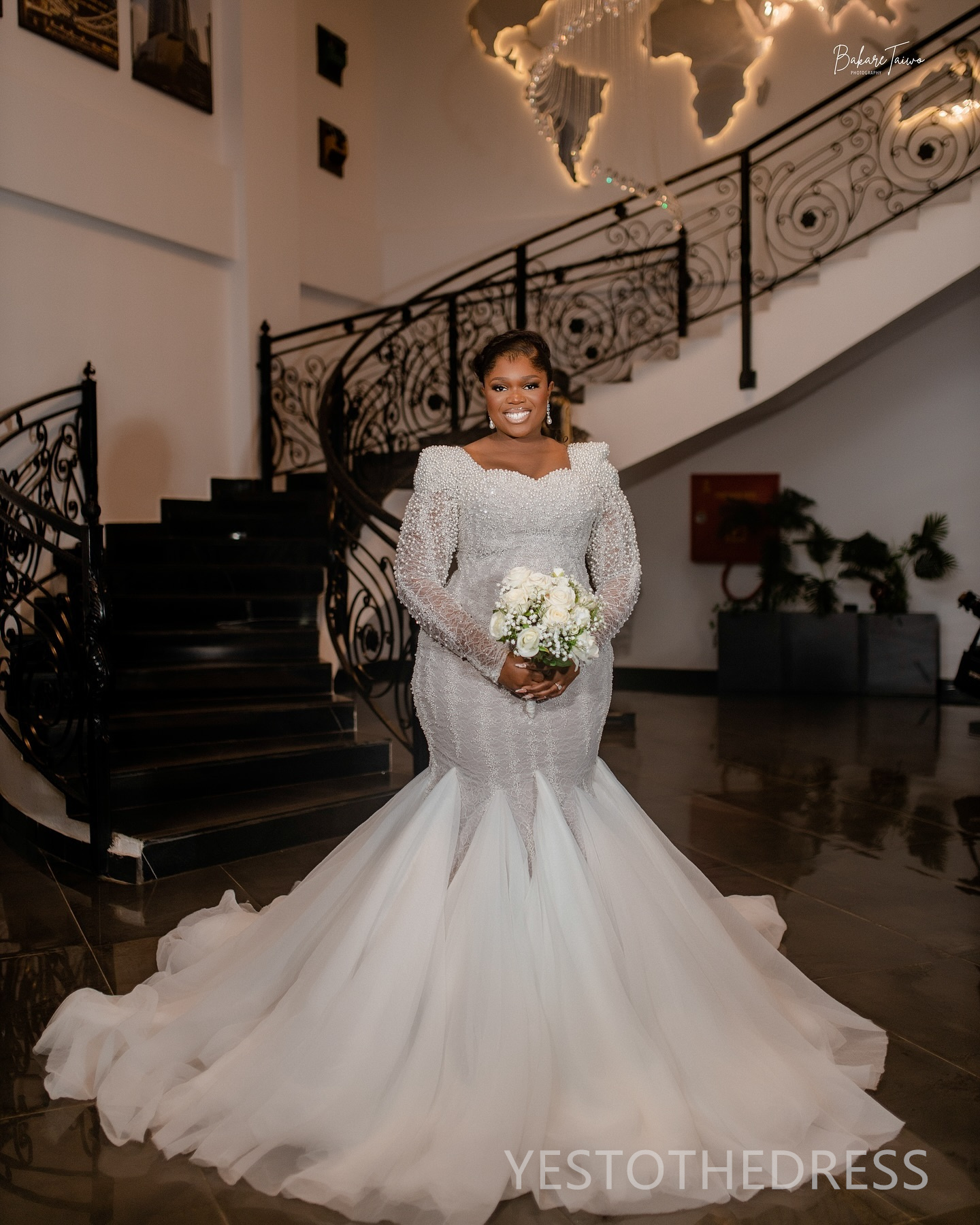 2024 African Plus Size Wedding Dresses For Bride Mermaid Bridal Gowns Sweetheart Ruffles Tiered Tulle Long Sleeves Illusion Beaded Lace Rhinestone Pea