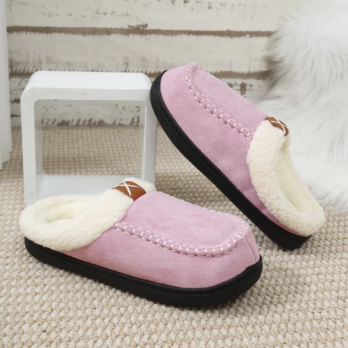 Men's and Women's Home Velvet Thick Cotton Slippers.
