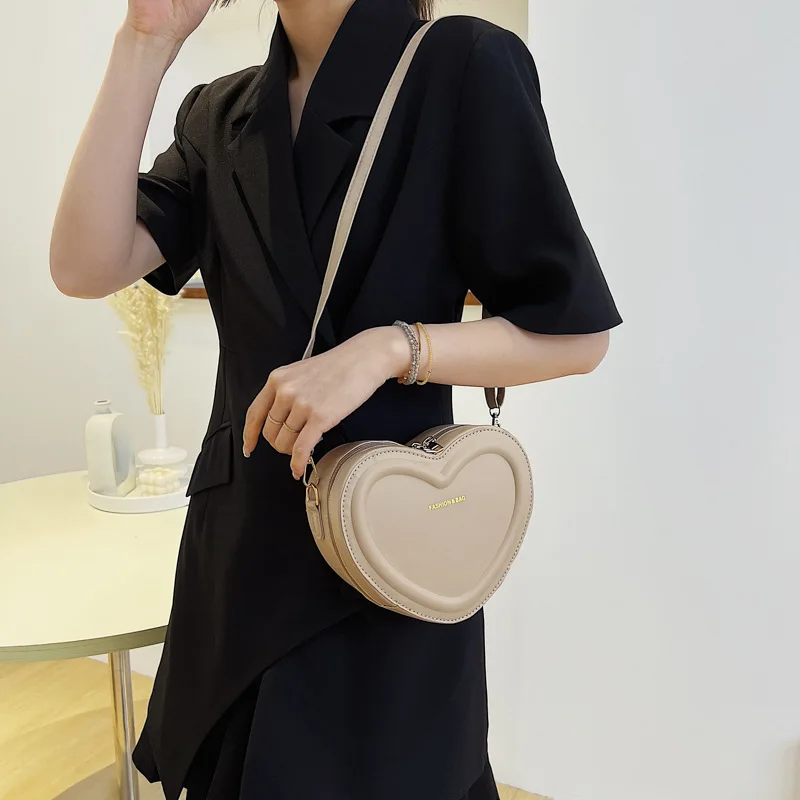 Summer 2023 Fashion Heart-shaped Lovely Shoulder Bags for Women PU Leather Female Crossbody Bags Vintage Casual Hand Bags