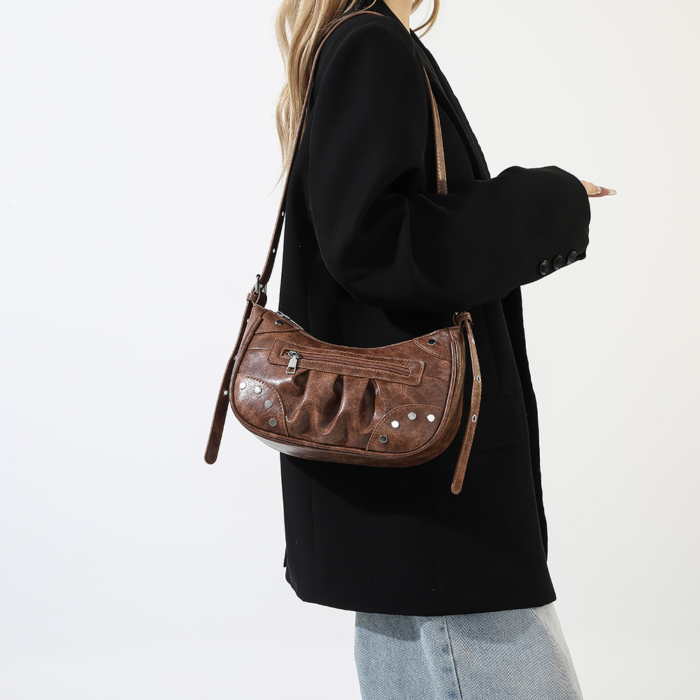 Rivet Shoulder Bag Punk Style Trendy Hobo Bag Zipper Closure Fashion Handbag Everyday Purse for Women and Girls