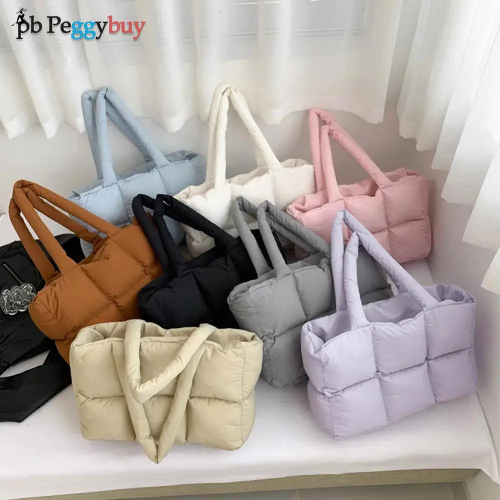 Womens padded handbag solid color quilted fashionable fluffy bag large capacity soft cloud handbag 241106