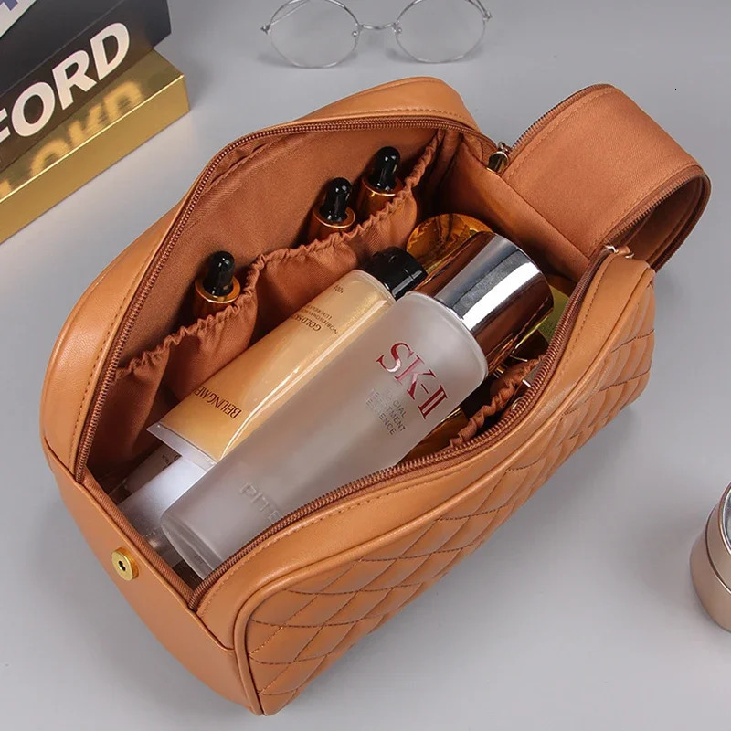 Womens portable makeup bag portable stylish easy to clean waterproof storage business travel bag 241106