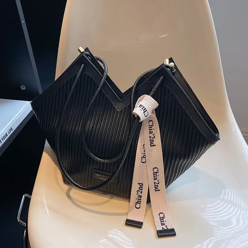 Casual Versatile Large Capacity Women Shoulder Bag Leather Commuting Student Tote Bag Fashion Pleated Large Handbag for Girl Ins