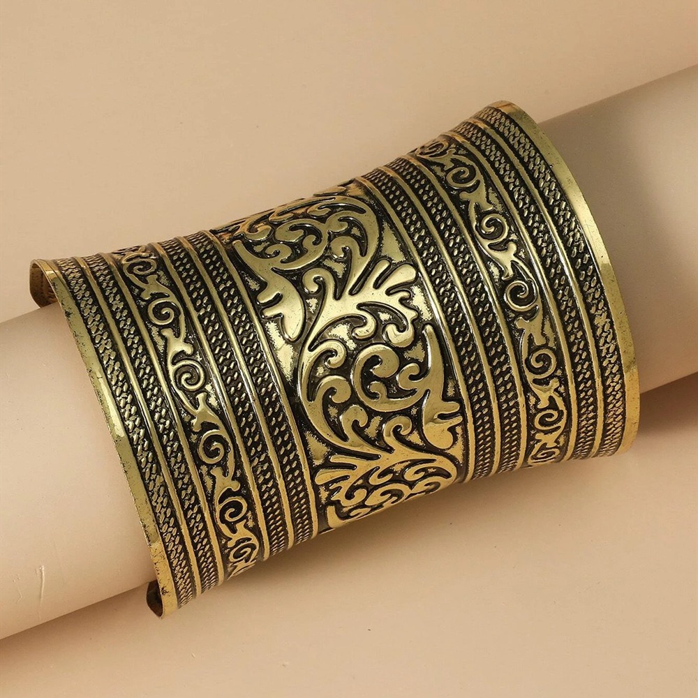 Ethnic Style Retro Carved Flower Iron Bracelet with Personalized Dance Style and Exaggerated European and American Cross-border Foreign Trade Accessor
