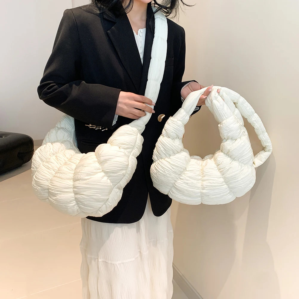 Bedding womens shoulder bag pleated cloud fashion garbage bag cotton pad solid handbag large capacity inflatable cross bag 241106