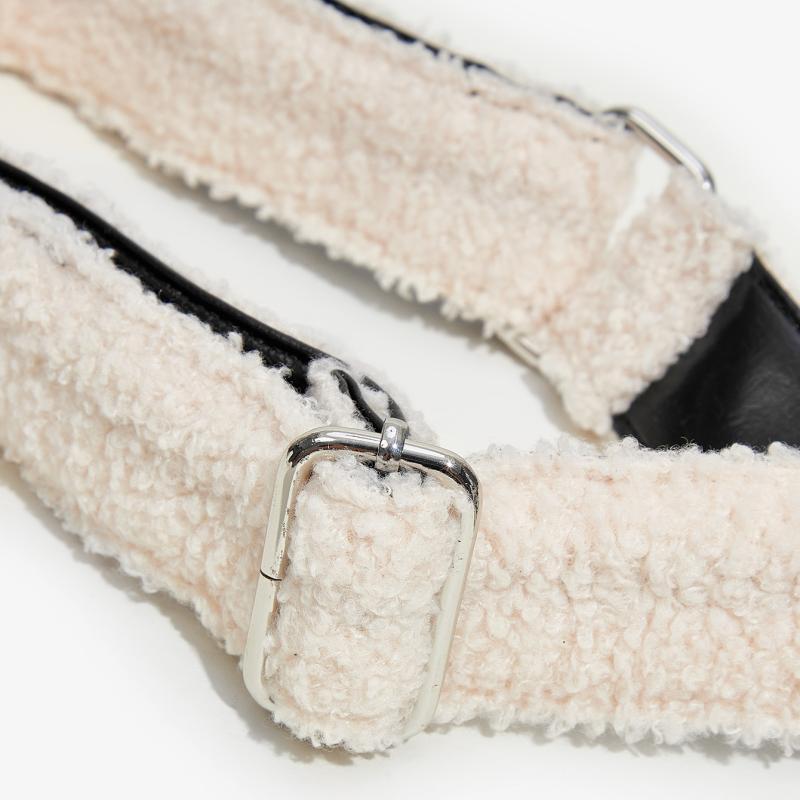 Autumn Niche Design Versatile PU Plush Crossbody Bag.