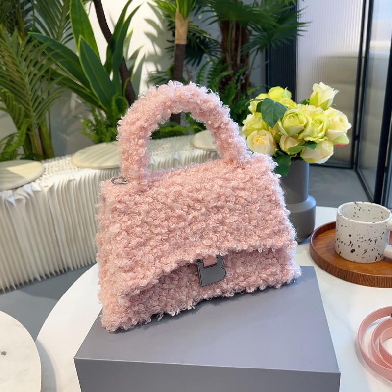 Designer Tech Fleece Fur Handbags Womens Purses Small Size Banquet Clutch Elegant High Quality Crossbody Bag free shipping
