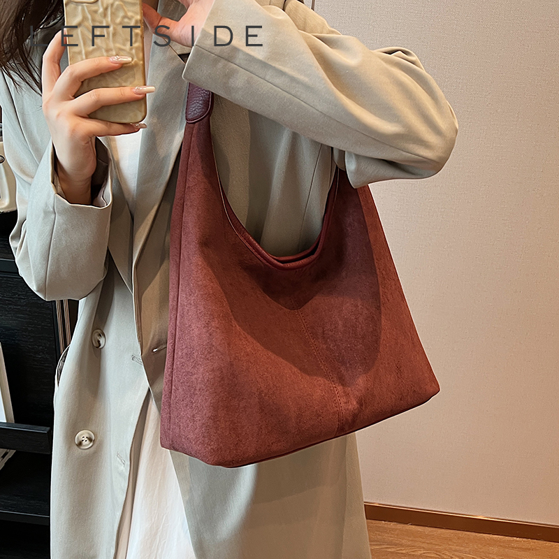 LEFTSIDE Fashion Nubuck Leather Shoulder Bag for Women 2023 Winter Fashion Female Simple Hobo Bag Underarm Handbags and Purses