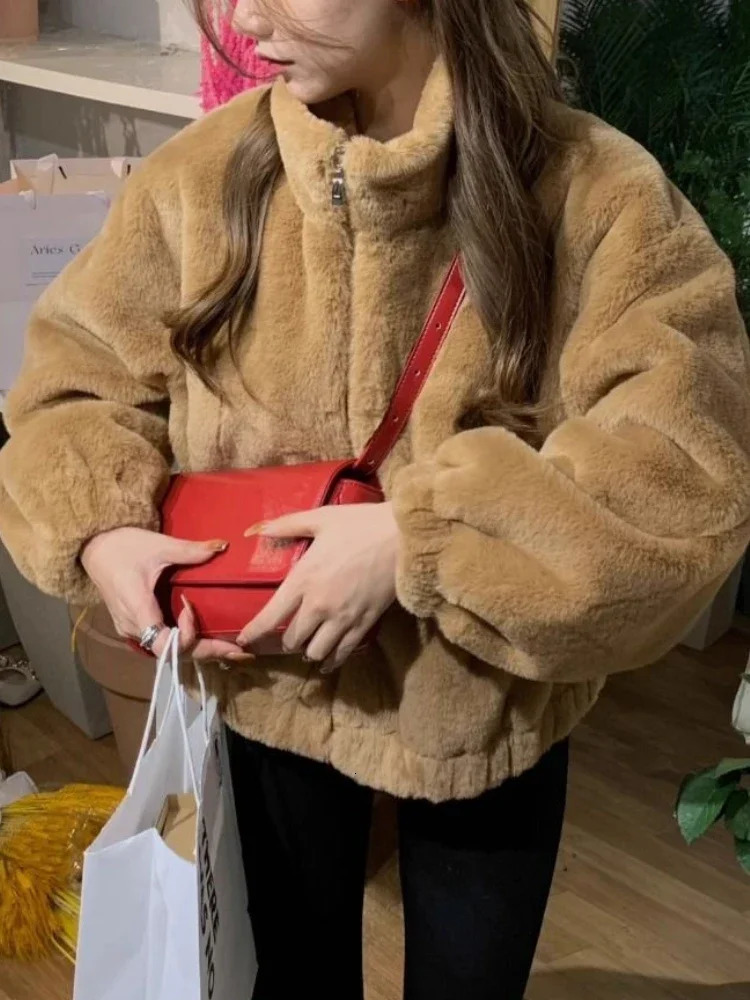 2024 Winter Warm Faux Fur Coat Women Korean Fashion Casual Zipper Faux Lamb Coat Autumn Streetwear Vintage Brown Outerwear 241107