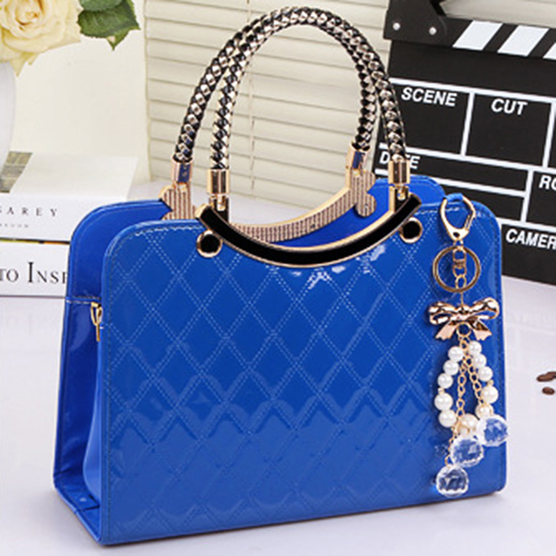 Luxury Style Designer Bag Elegant Leather Handbag for Women Fashion Shoulder Bag Messenger Purse Trendy Knitting Design Spacious Designer Inspired Tot