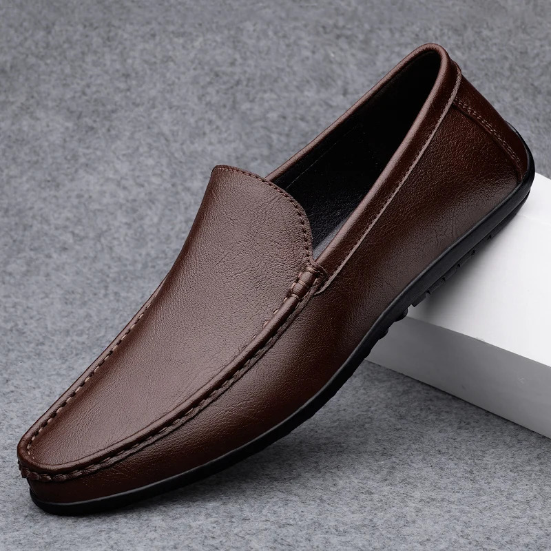 Genuine leather Loafers mens Moccasin fashionable slide on soft flat casual mens shoes Adult mens shoes Handmade boat shoes 241106