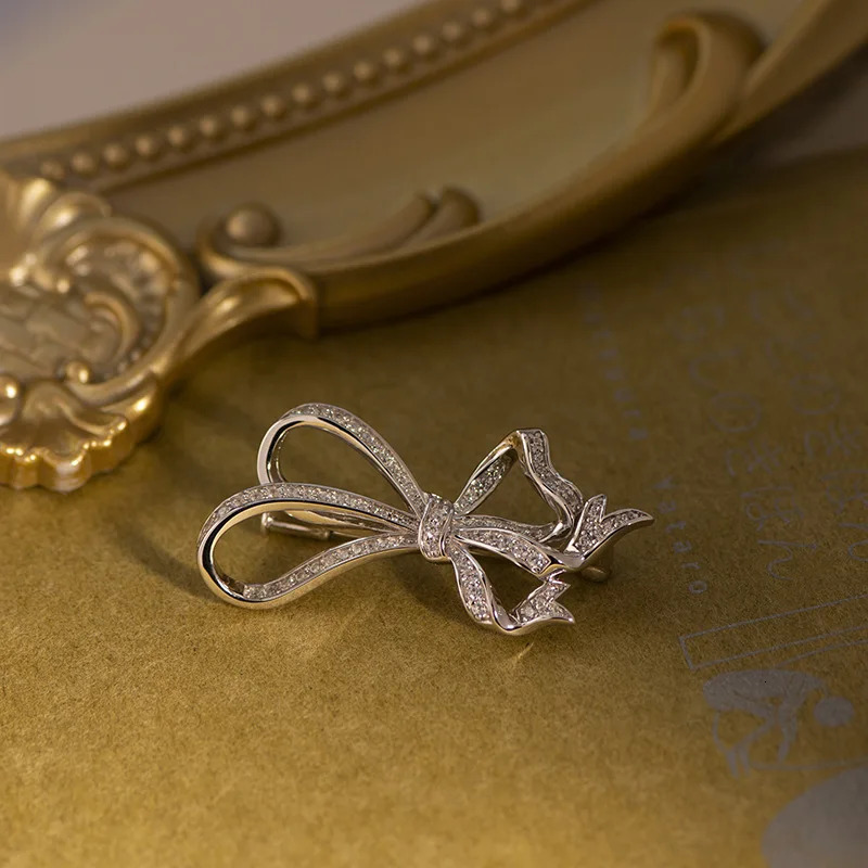 Pure silver ribbon Brooch 925 silver plated elegant everything with high-end badge pin 241107