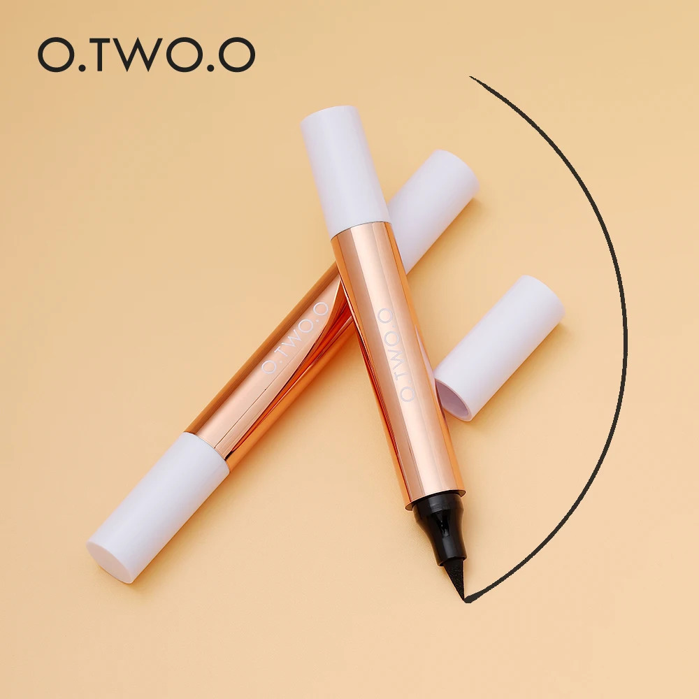 O. Two of them. O 8 pieces of liquid eyeliner printing black eyeliner pen durable waterproof easy to wear eye cosmetics 241107