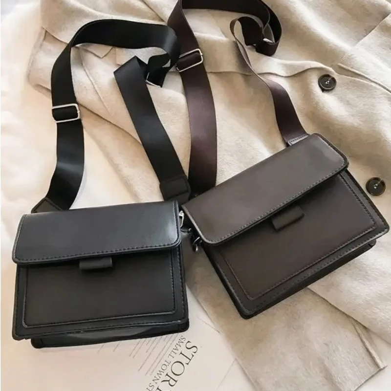 Ladies Messenger Bag 2024 New Trendy Wide Shoulder Strap/chain Small Square Bag Retro Casual Simple Flap Crossbody Bag for Women