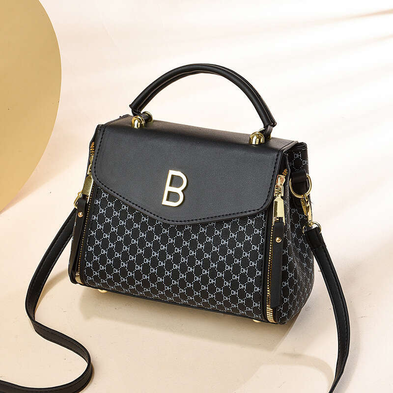 Women's handbag style classic women's travel shoulder small square bag bags