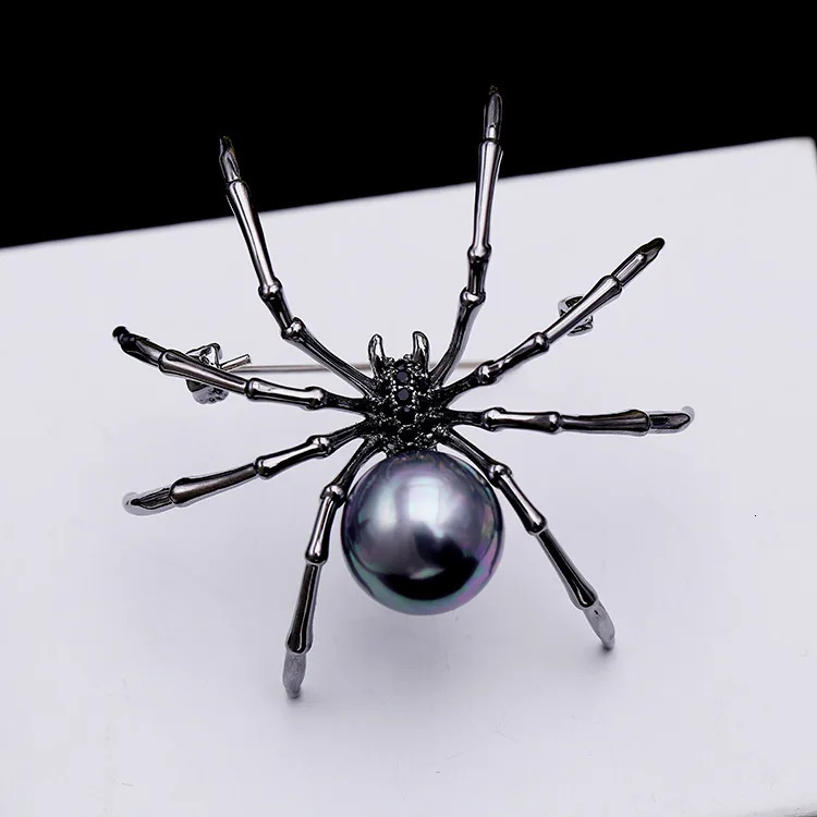 Exaggerated Black White Spider Creative Brooch Men Party Clothes Scarf Accessories Pin Brooches Gift 241107