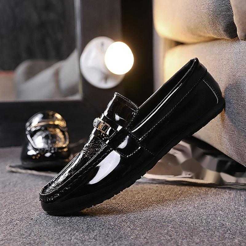 CMM Summer Versatile Mens Loafers Mens Social Shoes Korean Version Lazy Casual Shoes Hairstylist Shiny Leather Shoes