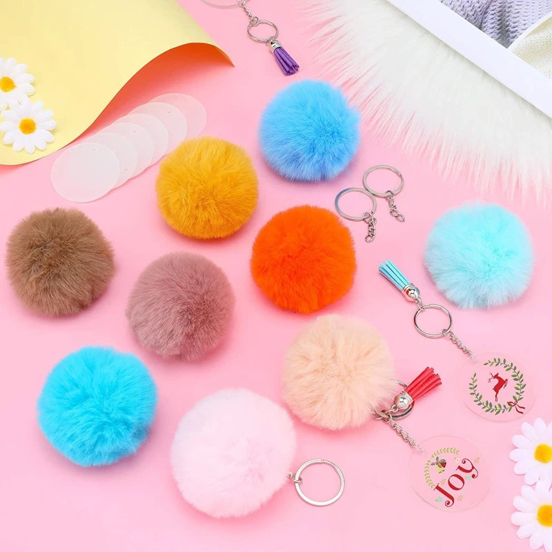 50 piece set of Pom keychains made of faux fur featuring split rings and keychains ed for pocket charm accessories 241107