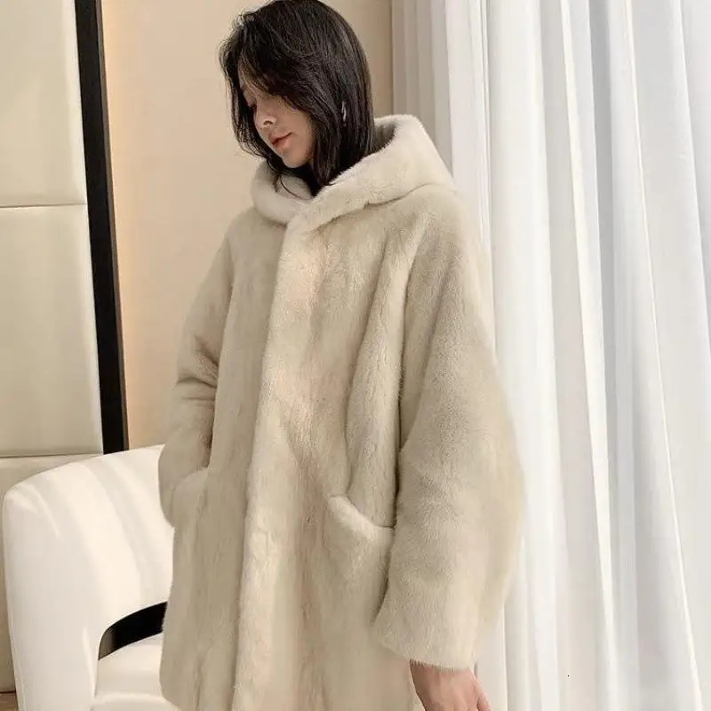 Winter Womens Velvet Mink Coat Reduce Aging Full Mink Cover Womens Medium Length Artificial Fur Coat 241107