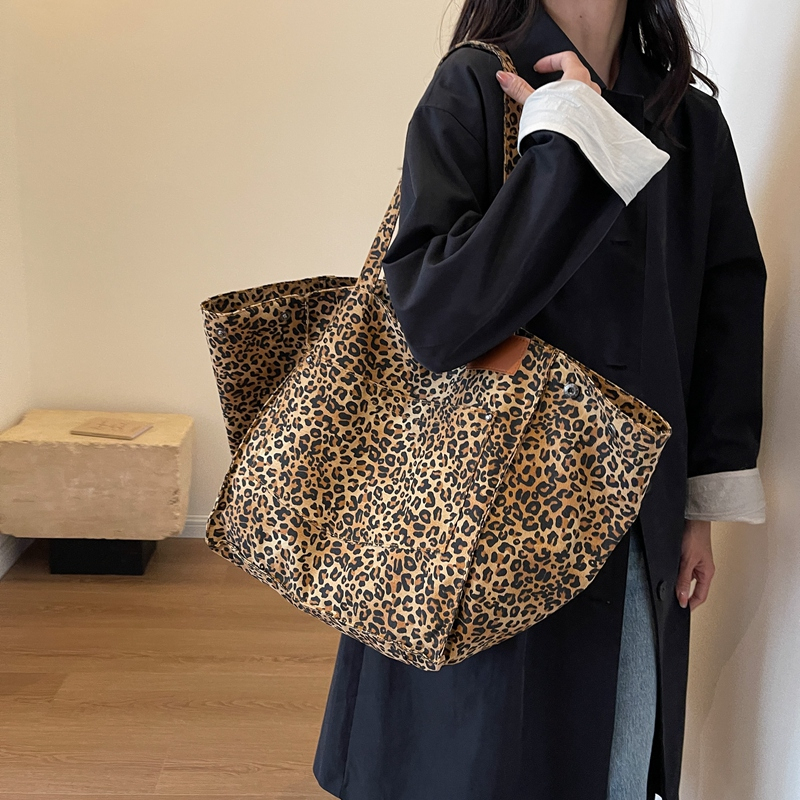 LEFTSIDE Leopard Design 2023 Korean Fashion Shopper Big Shopping Bags for Women Handbag Lady Shoulder Bag Large Capacity Bag