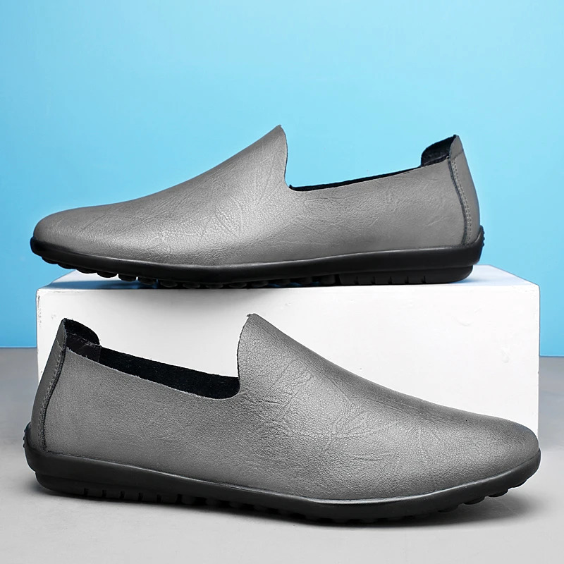 Spring and summer mens casual leather mens shoes simple Moseats sliding driving shoes outdoor boat shoes handmade lazy apartment 241106