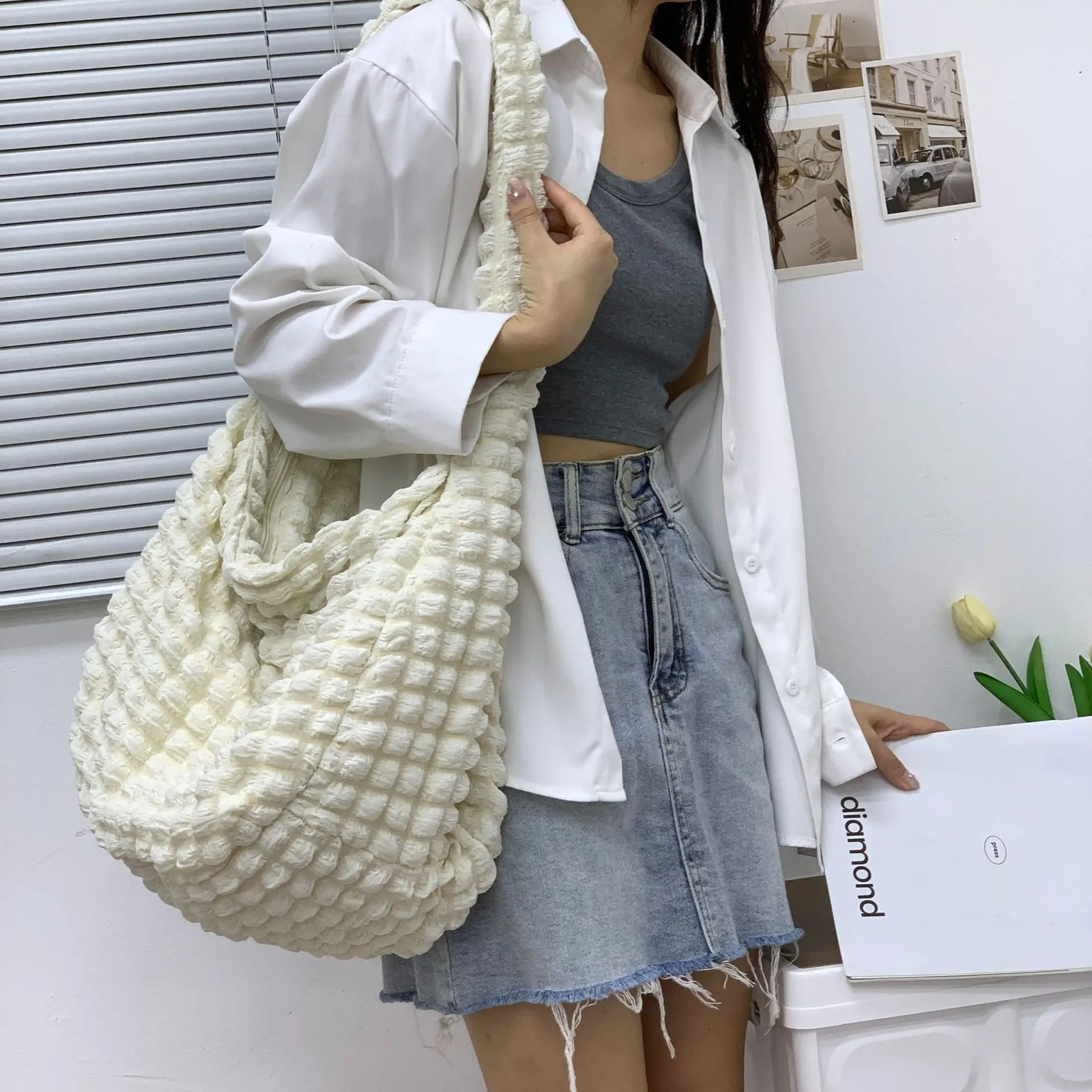Casual pleated large homeless handbag er womens shoulder bag nylon pad cross body bag large bubble puff bag shopping bag 241107