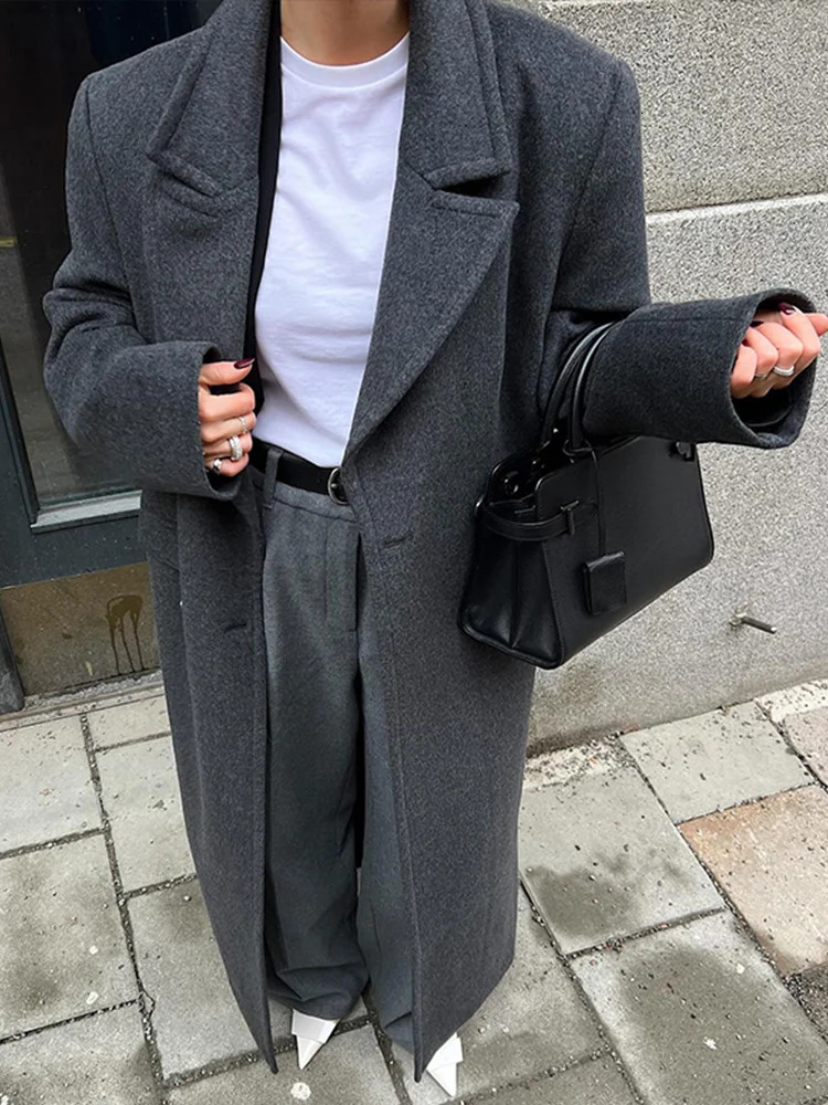 Elegant womens wool coat with double chest and lapel pockets long coat for autumn and winter womens streetwear oversized coat 241107